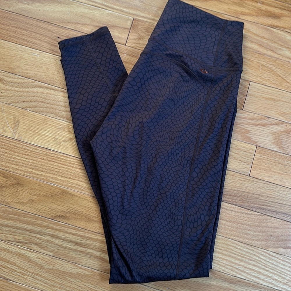 Fabletics brown leggings sz S snakeskin